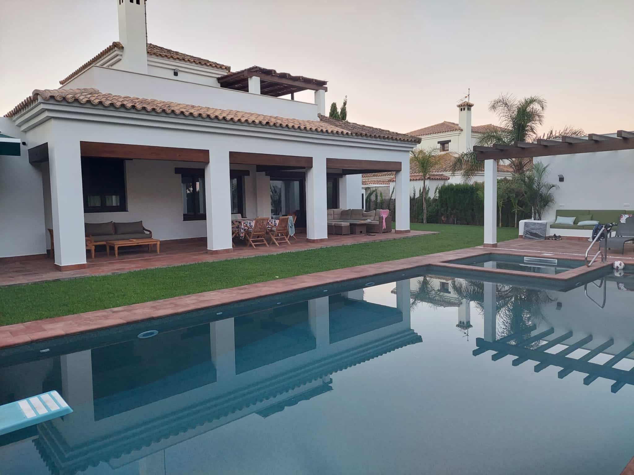 exteriores porche ampliado quincho jacuzzi piscina 01